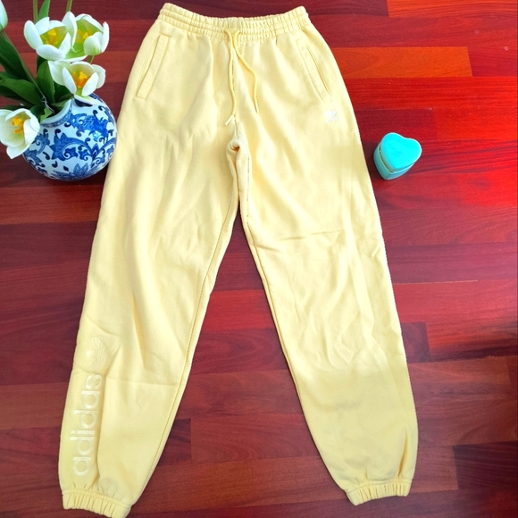 Adidas Women's Sweatpants.Adidas WOMEN'S Sweatpants. Features 2 front po - Picture 12 of 16